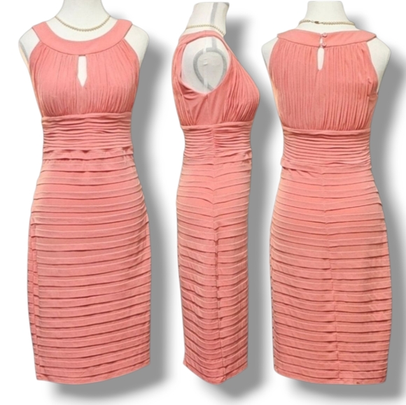 SANGRIA | BODYCON SLEEVLESS KEYHOLE DRESS - Picture 1 of 15